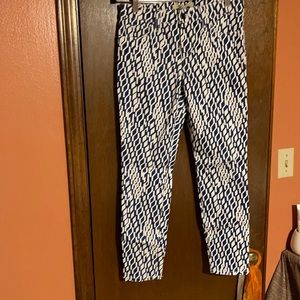 Blue and white patterned cropped jeans